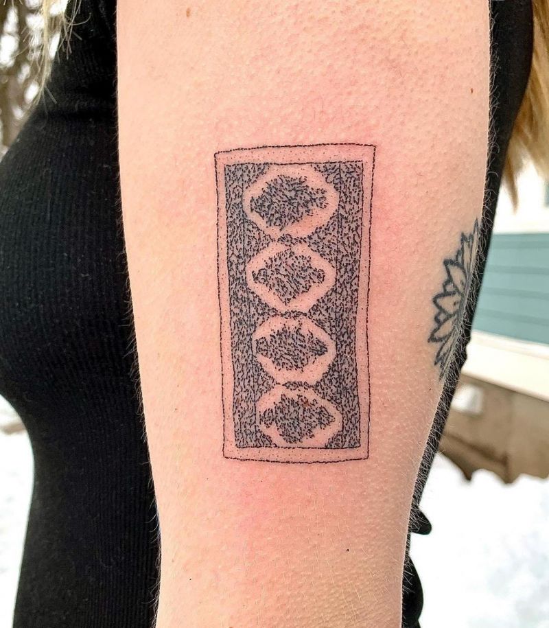 30 Unique Carpet Tattoos You Must Love